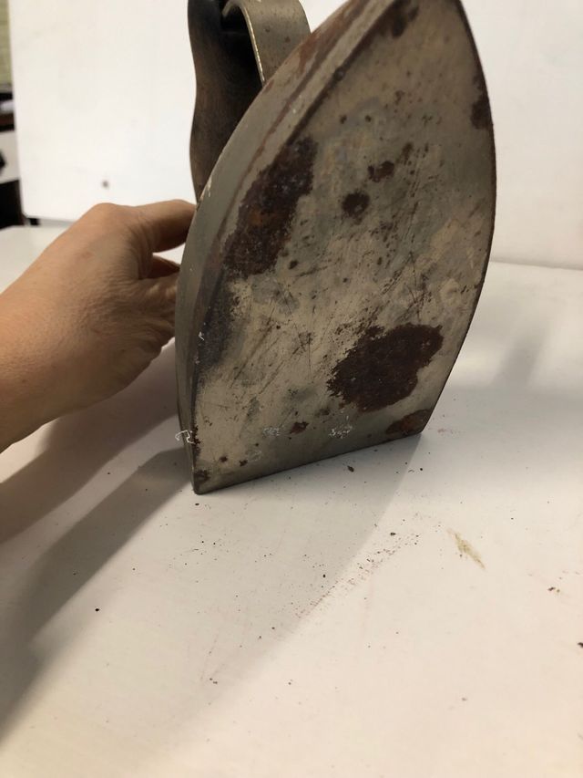 Ferro da stiro vintage anni 40