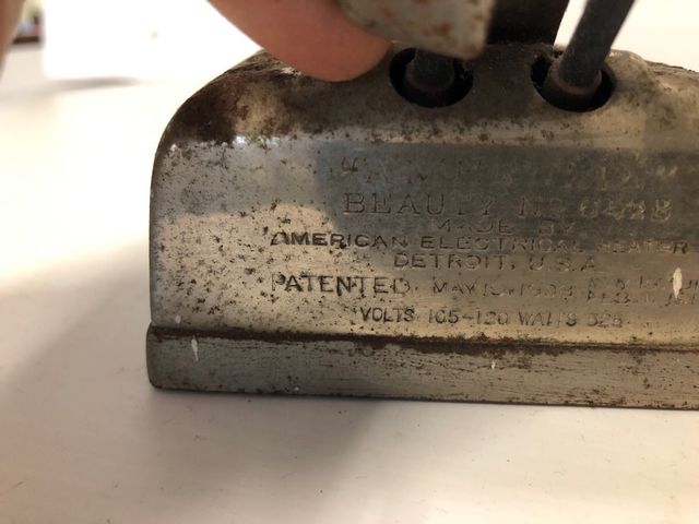 Ferro da stiro vintage anni 40