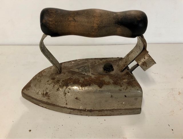Ferro da stiro vintage anni 40