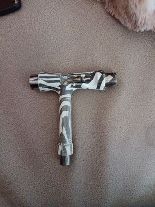 Llave t skate