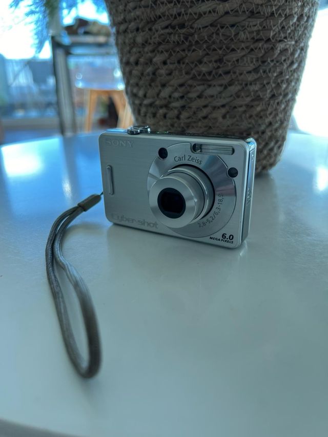 Cámara fotos Sony Cyber-shot 6.0