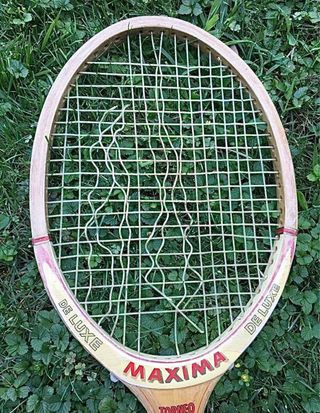 Racchetta da tennis in legno vintage