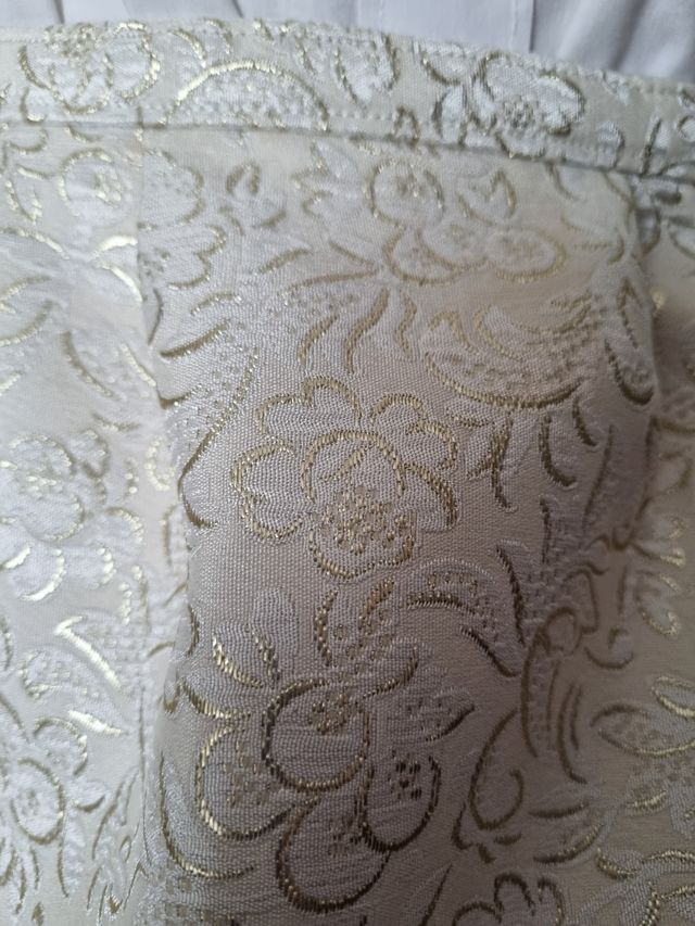 Delantal indumentària tradicional