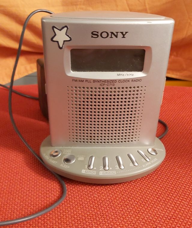Radiosveglia Sony ICF-C713