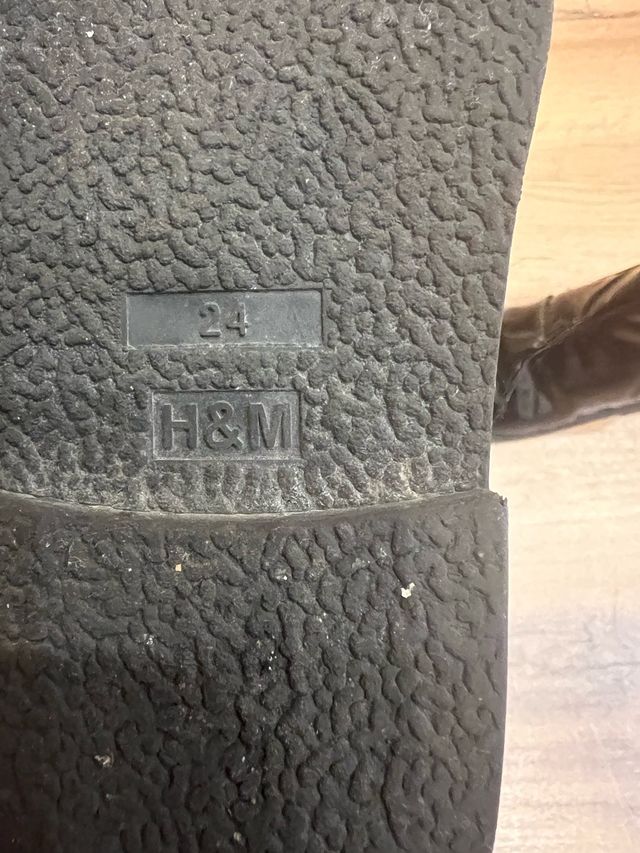 Bota negra charol niña