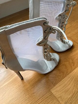 Botines sexy efecto transparente