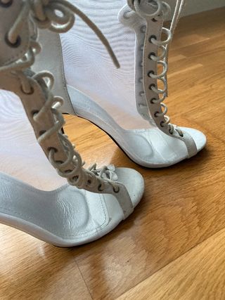 Botines sexy efecto transparente