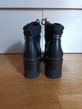 BOTINES TRACK STRADIVARIUS