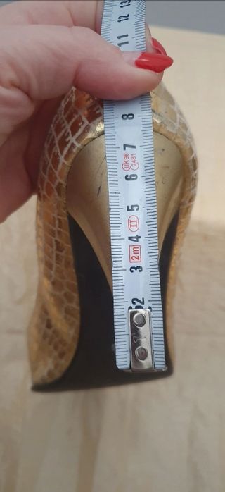 Zapatos salón dorados