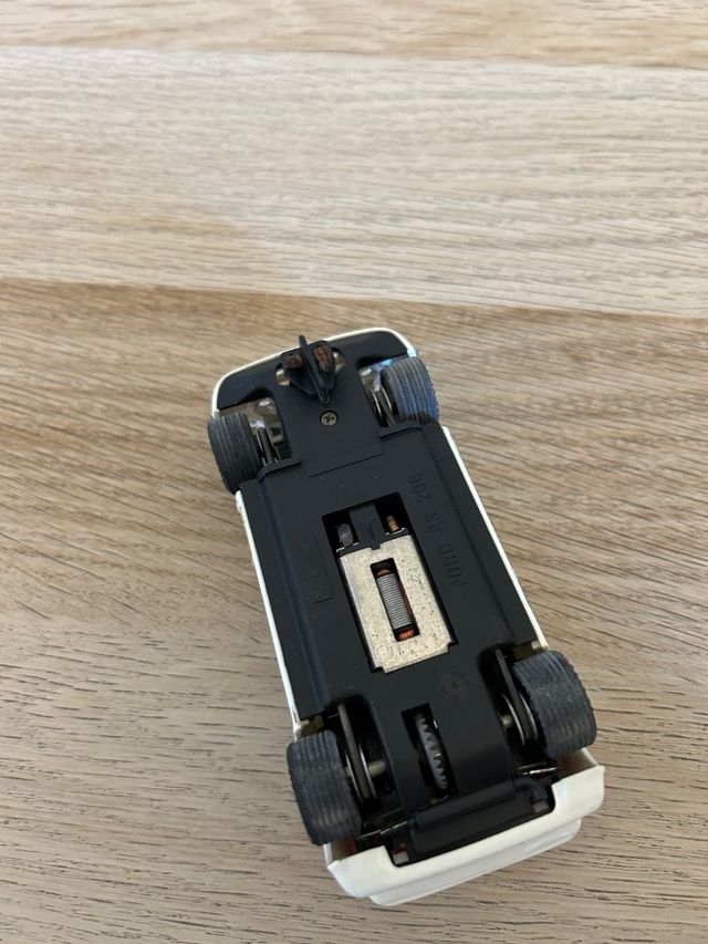 Scalextric Carlos Sainz Ford RS200 Purolator