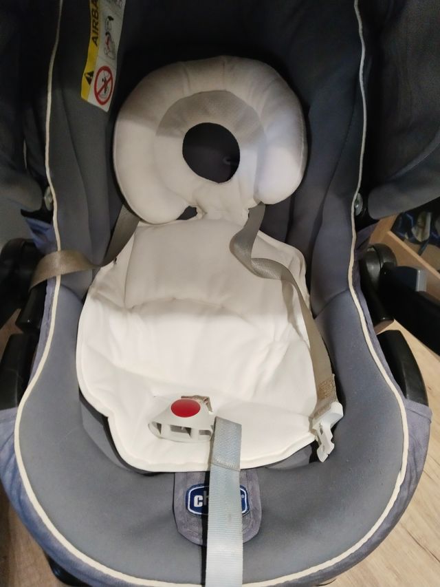 Maxicosi Chicco gris para coche y carro