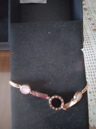 Reloj de mujer y pulsera los dos