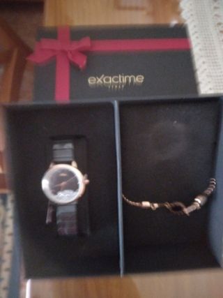 Reloj de mujer y pulsera los dos