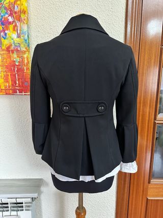 Chaqueta mangas abullonadas negro