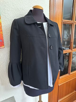 Chaqueta mangas abullonadas negro