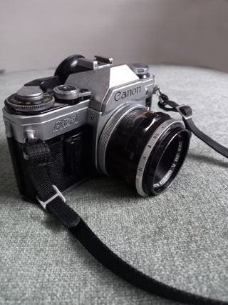Cámara analógica CANON AE1 con objetivo 50mm F1.8