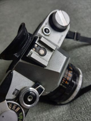 Cámara analógica CANON AE1 con objetivo 50mm F1.8