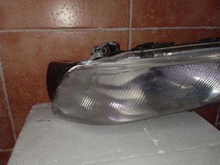 Faro delantero izquierdo Peugeot 306