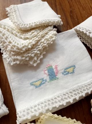 4  tovagliette da tè realizzate a mano