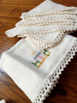 4  tovagliette da tè realizzate a mano