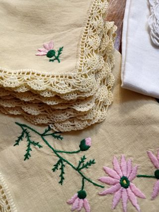 4  tovagliette da tè realizzate a mano