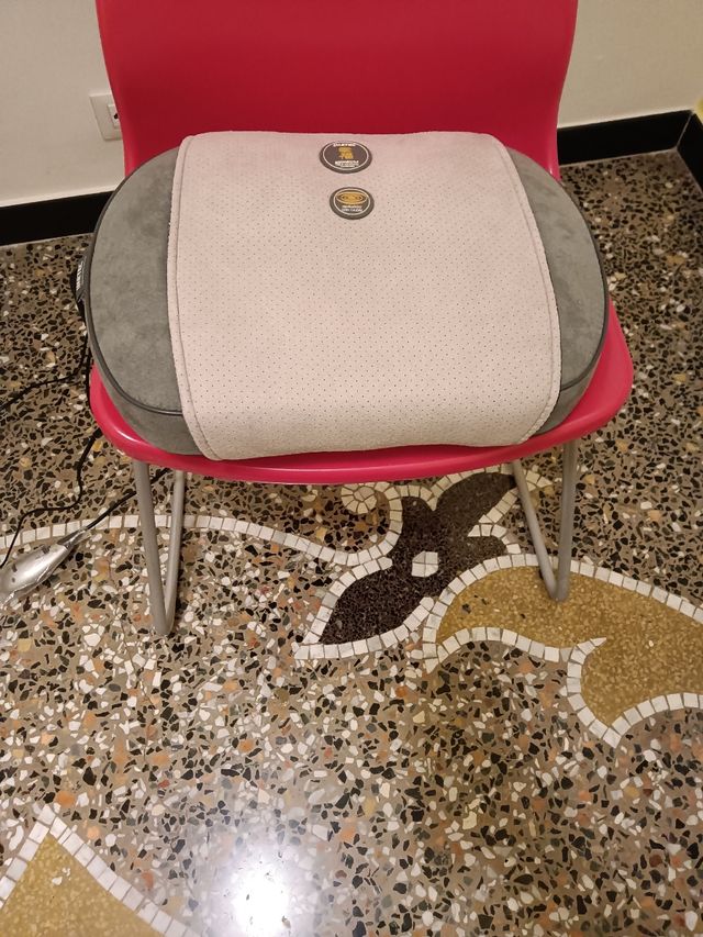 Cuscino massaggiante e riscaldante