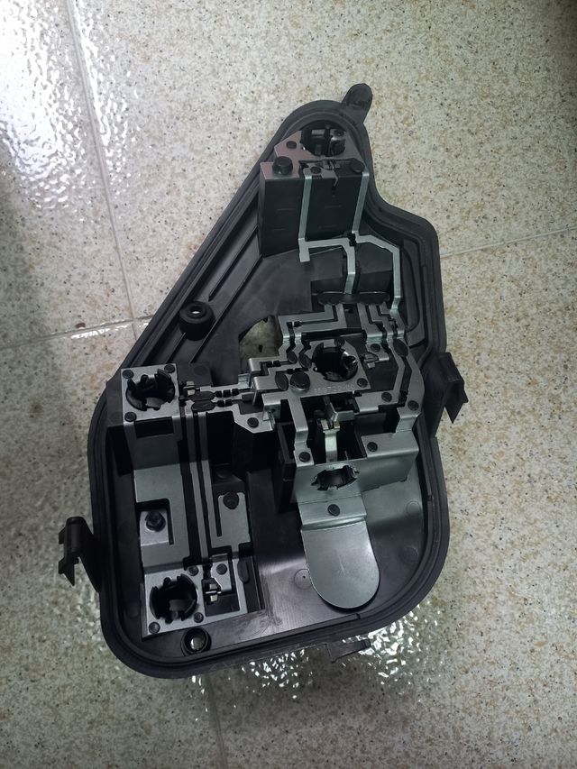 Portalamparas de piloto tras izq Opel Astra H