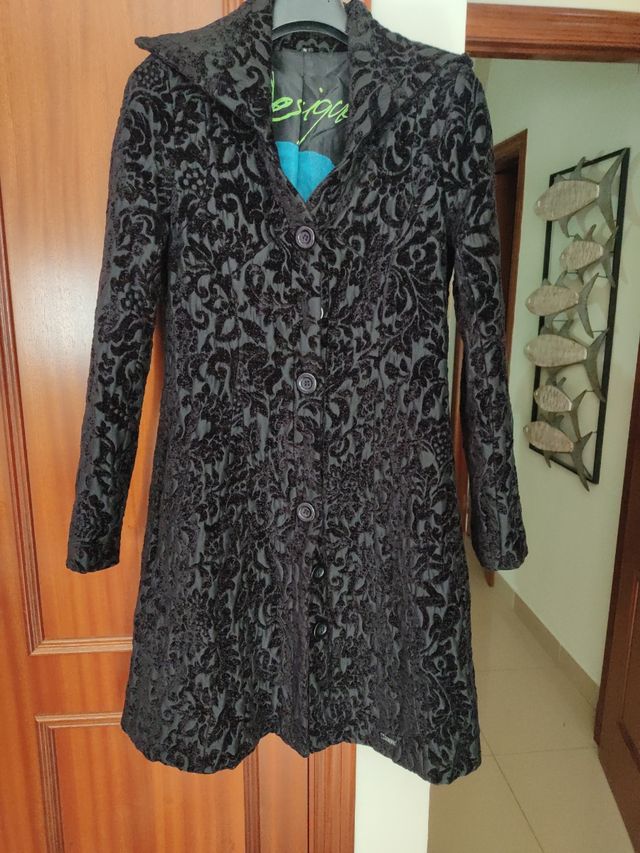 Abrigo 3/4 negro de Desigual