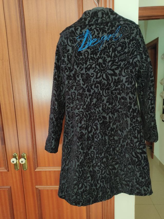 Abrigo 3/4 negro de Desigual