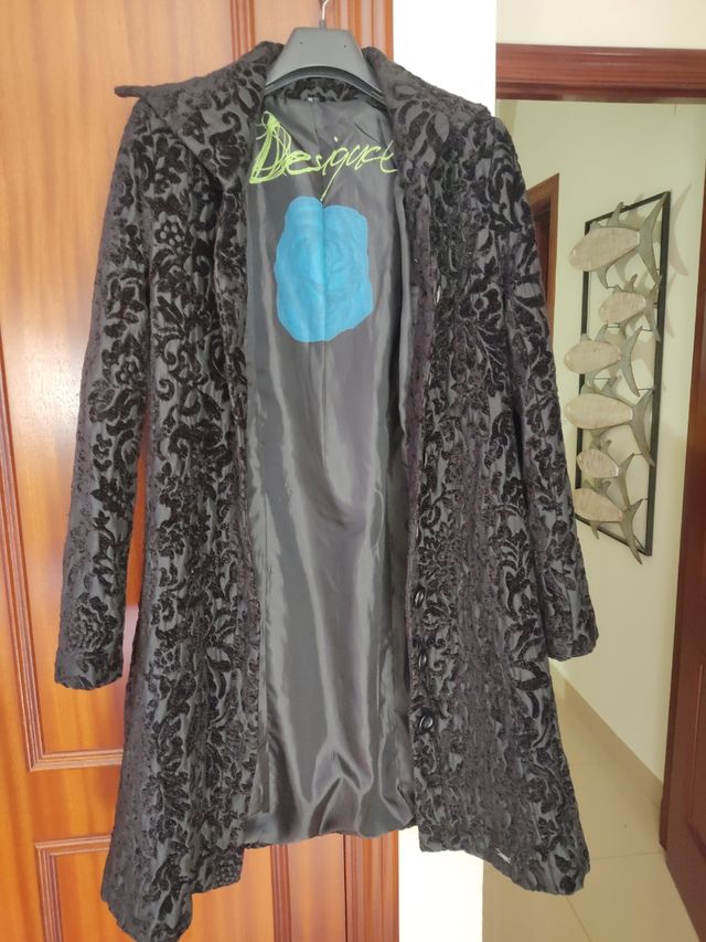 Abrigo 3/4 negro de Desigual