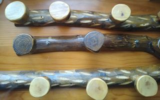 Perchero de madera Artesano