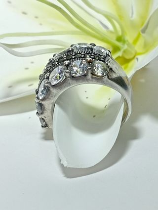 Magnífico Anillo circonita plata de ley .