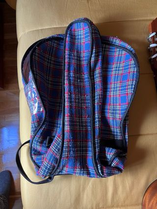 Guitarra española admira modelo juanita