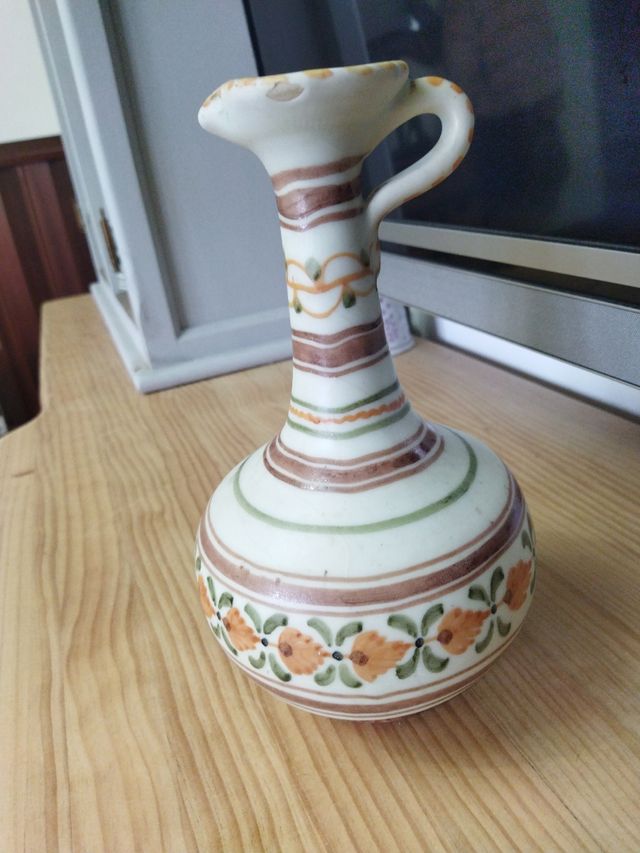 Jarrón ,d Talavera ,talabrigense