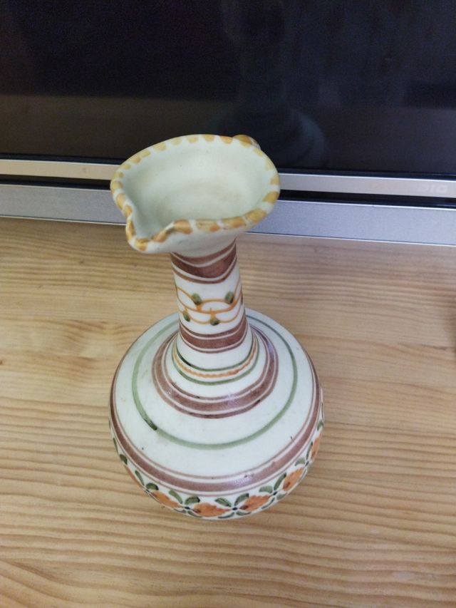 Jarrón ,d Talavera ,talabrigense