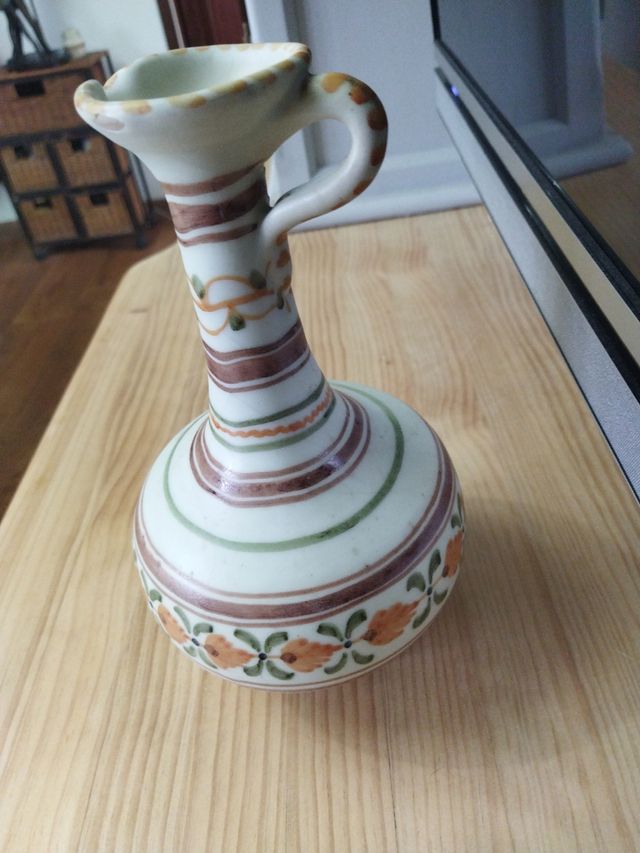 Jarrón ,d Talavera ,talabrigense