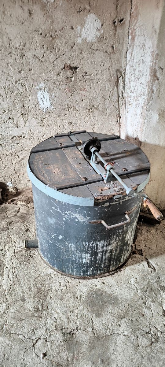 Extractor de miel antiguo