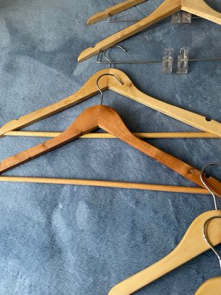 6 Perchas de madera