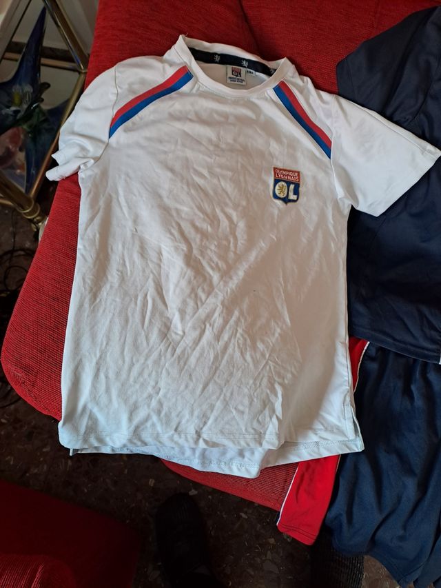 Equipaciones futbol niño PSG y OL Lyon