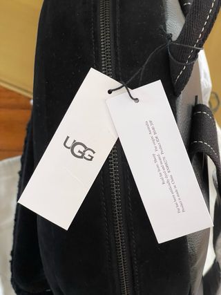 Mochila negra UGG