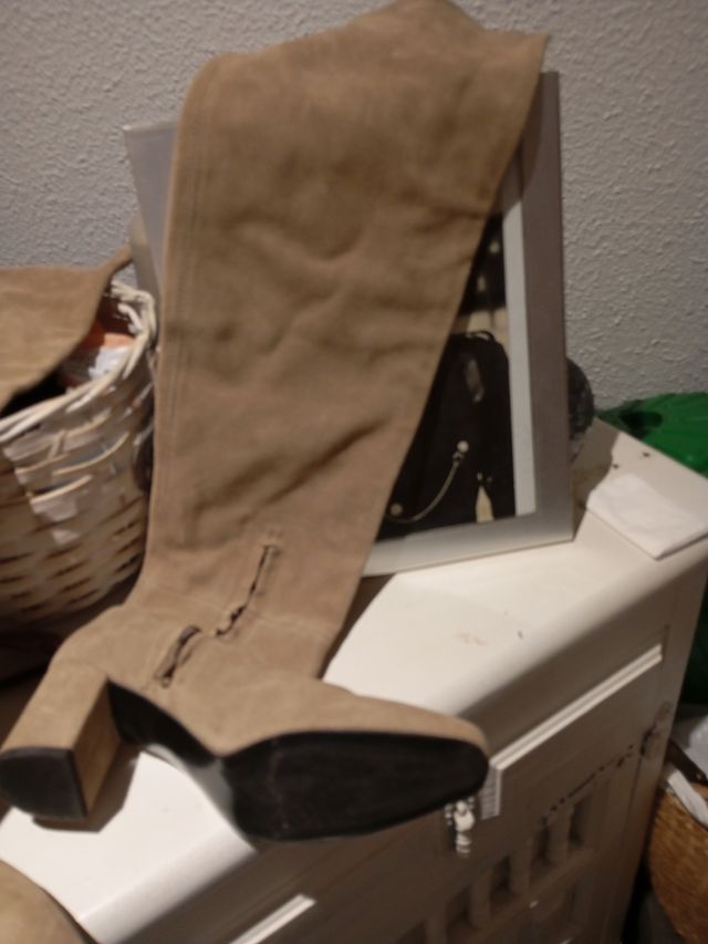 Botas altas ante Zara