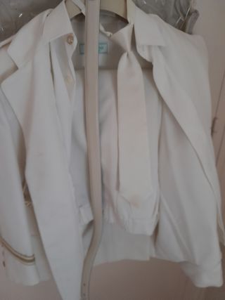 Traje comunión esta nuevo .
