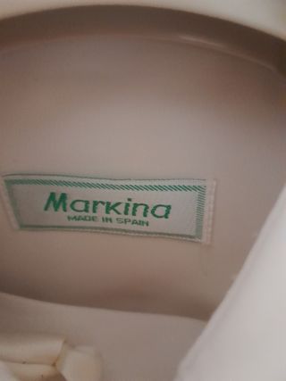 Traje comunión esta nuevo .
