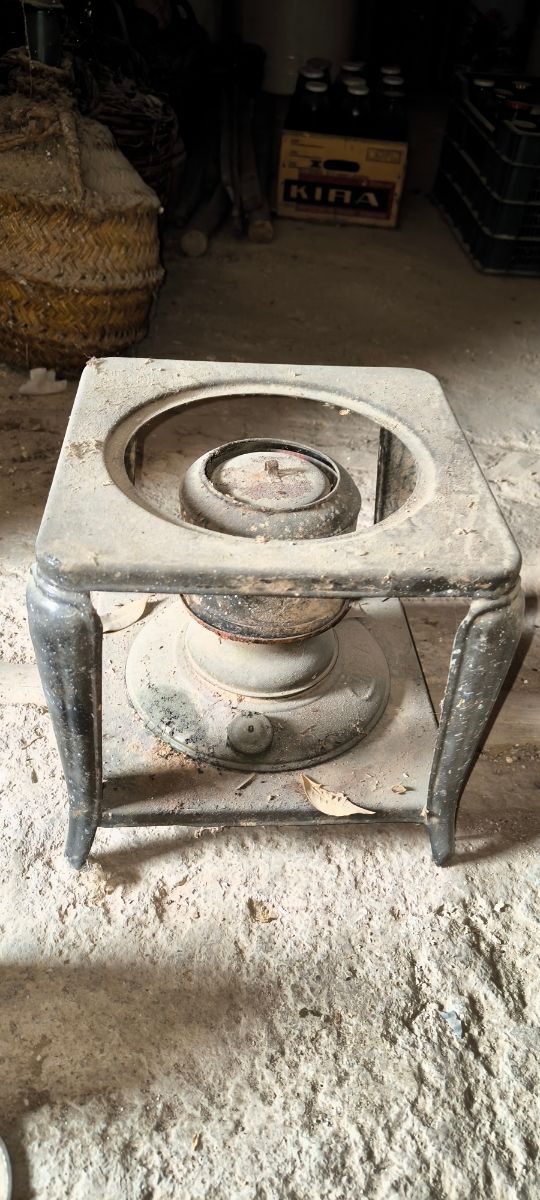Antiguo hornillo de petróleo
