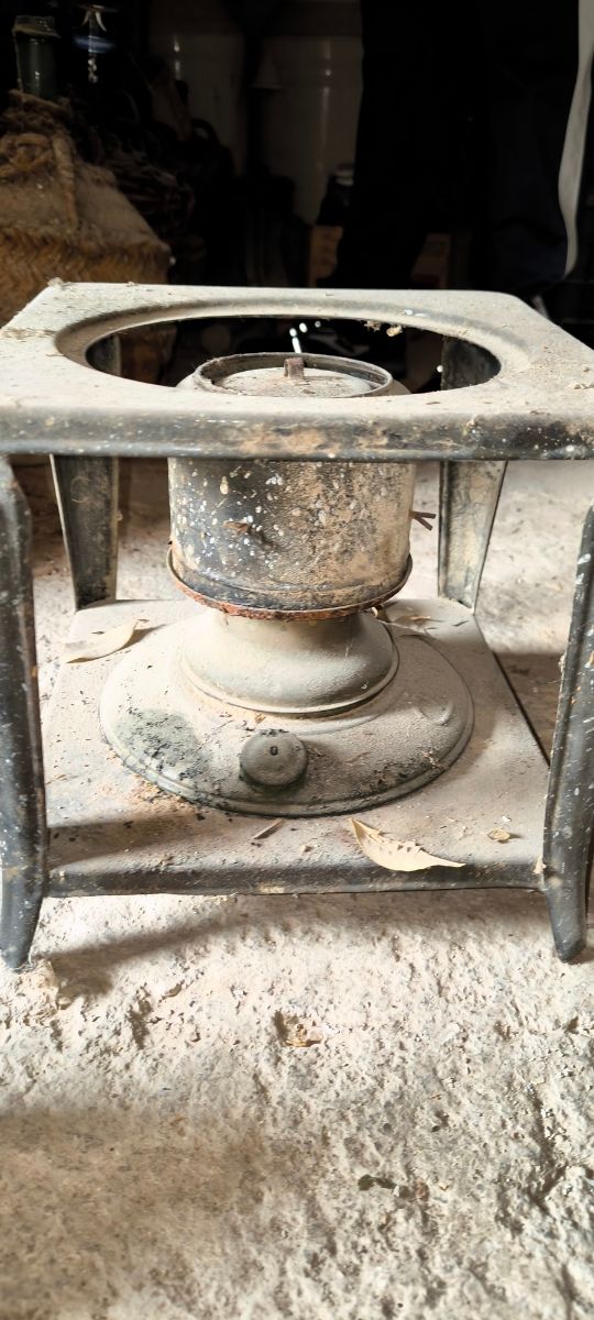 Antiguo hornillo de petróleo