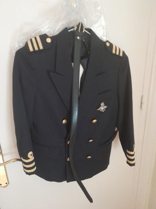 Comunion traje azul marino pantalón beis nuevo.