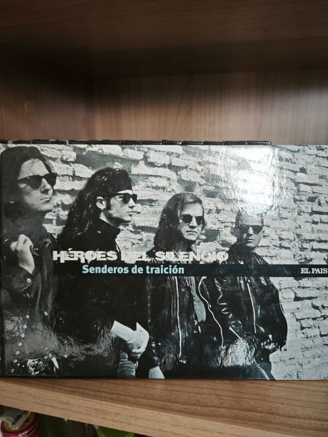 Colección Héroes del silencio