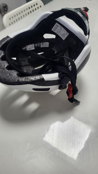 casco para bicicleta y patin electrico con luz