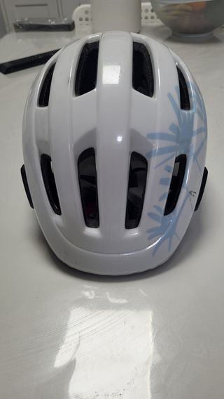 casco para bicicleta y patin electrico con luz