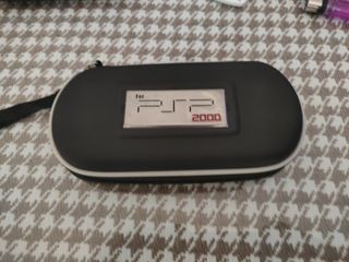 Funda psp 2000